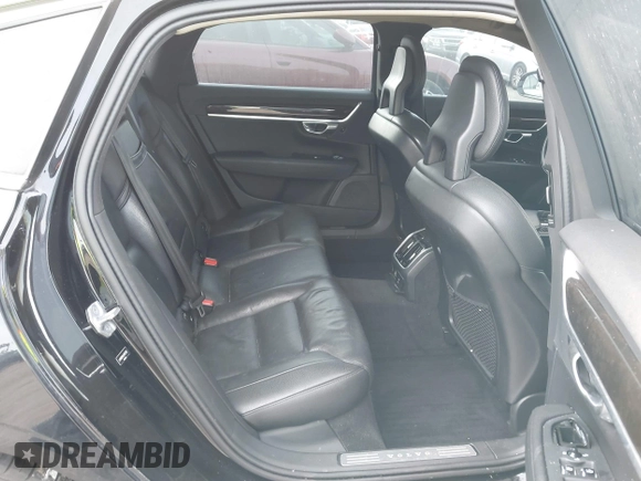 2018 Volvo S90 Momentum with VIN LVY982MK5JP027302, listed as a IAAI auction lot 41604037 with 1 mi miles. Bid and sale history available at carsss.com. Image 8.