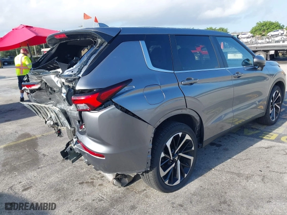 2024 Mitsubishi Outlander SE with VIN JA4J4VA88RZ032191, listed as a IAAI auction lot 41917957 with 22,369 mi miles. Bid and sale history available at carsss.com. Image 4.