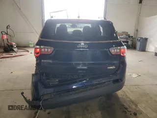 2018 Jeep Compass Latitude z VIN 3C4NJCBB6JT265612, wystawiony jako Copart lot #56628905 z przebiegiem 108 592 mil mil oraz Szkoda całkowita • Salvage title. Historia ofert i sprzedaży dostępna na DreamBid. Obrazek 6.