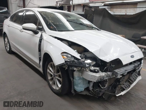 2020 Ford Fusion SE with VIN 3FA6P0H70LR155777, listed as a IAAI auction lot 41719123 with 61,531 mi miles. Bid and sale history available at carsss.com. Image 1.