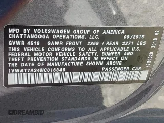 2017 Volkswagen Passat S z VIN 1VWAT7A34HC016349, wystawiony jako Copart lot #56190825 z przebiegiem 88 418 mil mil oraz Szkoda całkowita • Salvage title. Historia ofert i sprzedaży dostępna na DreamBid. Obrazek 12.