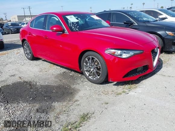 2020 Alfa Romeo Giulia with VIN ZARFAMAN1L7636002, listed as a IAAI auction lot 42121135 with 55,510 mi miles. Bid and sale history available at carsss.com. Image 1.