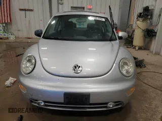 2004 Volkswagen New Beetle Coupe GLS with VIN 3VWCK31C14M422571, listed as a Copart auction lot 83381244 with 126,973 mi miles and Non Repairable. Bid and sale history available at carsss.com. Image 5.