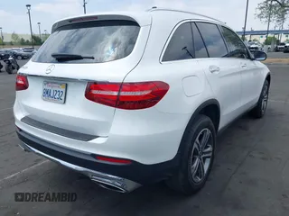 2019 Mercedes-Benz GLC 300 with VIN WDC0G4JB0KF670869, listed as a IAAI auction lot 42106326 with 51,047 mi miles and . Bid and sale history available at DreamBid. Image 4.