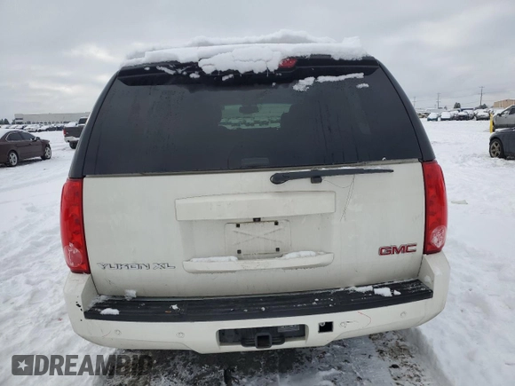 2014 GMC Yukon XL SLT with VIN 1GKS2KE78ER151549, listed as a Copart auction lot 44028675 with 176,209 mi miles and Salvage Title. Bid and sale history available at carsss.com. Image 6.