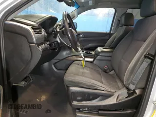 2019 Chevrolet Tahoe LS z VIN 1GNSKAKC5KR124318, wystawiony jako Copart lot #56994495 z przebiegiem 232 268 mil mil oraz Czysty tytuł • Clean title. Historia ofert i sprzedaży dostępna na DreamBid. Obrazek 7.