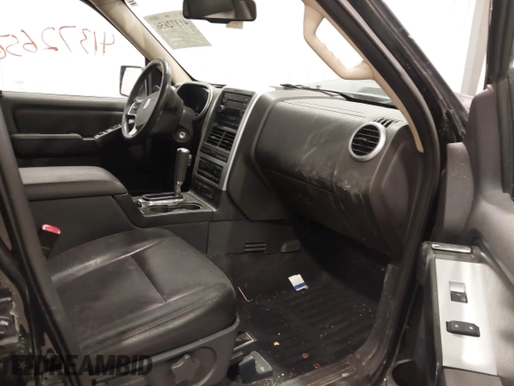 2010 Mercury Mountaineer Premier with VIN 4M2EN4JE4AUJ00454, listed as a IAAI auction lot 41372656 with 86,120 mi miles. Bid and sale history available at carsss.com. Image 5.