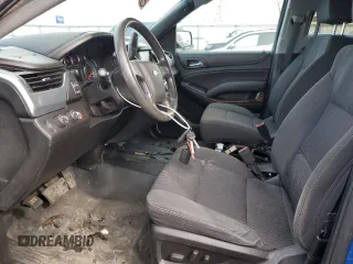 2018 Chevrolet Tahoe Commercial z VIN 1GNSKDEC9JR322847, wystawiony jako Copart lot #47268995 z przebiegiem 96 496 mil mil oraz Czysty tytuł • Clean title. Historia ofert i sprzedaży dostępna na DreamBid. Obrazek 7.
