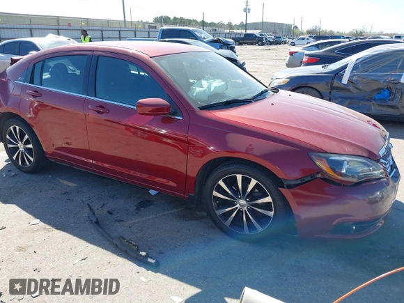 2014 Chrysler 200 Touring z VIN 1C3CCBBG4EN187283, wystawiony jako IAAI lot #41735592 z przebiegiem 141 289 mil mil oraz . Historia ofert i sprzedaży dostępna na DreamBid. Obrazek 1.