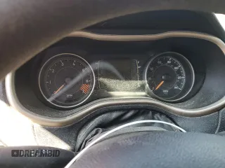 2015 Jeep Cherokee Sport z VIN 1C4PJMAB7FW673828, wystawiony jako Copart lot #55043725 z przebiegiem Nie podano mil oraz Szkoda całkowita • Salvage title. Historia ofert i sprzedaży dostępna na DreamBid. Obrazek 9.