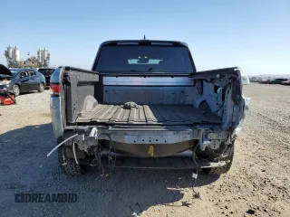2022 Rivian R1T Adventure z VIN 7FCTGAAA0NN010103, wystawiony jako Copart lot #53312035 z przebiegiem 48 333 mil mil oraz Szkody całkowita. Historia ofert i sprzedaży dostępna na DreamBid. Obrazek 6.