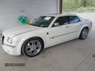 2008 Chrysler 300 C Hemi z VIN 2C3KA63HX8H208103, wystawiony jako IAAI lot #42082674 z przebiegiem 111 025 mil mil oraz . Historia ofert i sprzedaży dostępna na DreamBid. Obrazek 17.