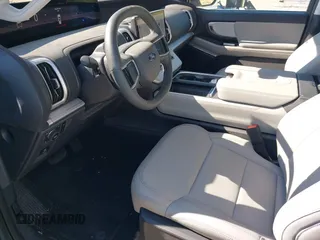 2025 Ford Expedition XLT с VIN 1FMJU1J85SEA23004, выставлен на аукционе IAAI как лот 42395289 с пробегом 1 917 миль миль и . История ставок и продаж доступна на DreamBid. Изображение 19.