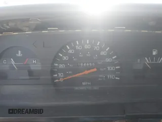 1994 Toyota Pickup z VIN 4TARN81A2RZ306507, wystawiony jako IAAI lot #41834087 z przebiegiem 164 855 mil mil oraz . Historia ofert i sprzedaży dostępna na DreamBid. Obrazek 7.