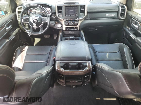 2020 Ram 1500 Laramie z VIN 1C6SRFJT2LN217803, wystawiony jako Copart lot #61390795 z przebiegiem 82 172 mil mil oraz Szkoda całkowita • Salvage title. Historia ofert i sprzedaży dostępna na DreamBid. Obrazek 8.
