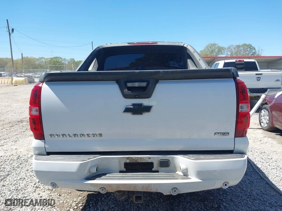 2009 Chevrolet Avalanche LT w/2LT with VIN 3GNEC22029G165263, listed as a IAAI auction lot 41812096 with 206,530 mi miles. Bid and sale history available at carsss.com. Image 17.