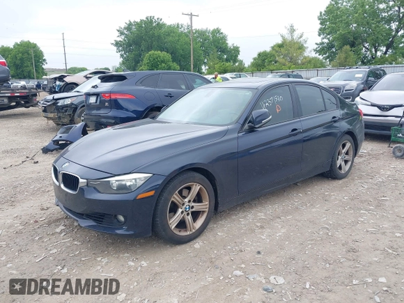 2013 BMW 3 Series 328i с VIN WBA3A5C54DF355588, выставлен на аукционе IAAI как лот 42371580 с пробегом 184 548 миль миль и . История ставок и продаж доступна на DreamBid. Изображение 2.