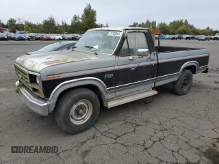 1986 Ford F-250 with VIN 2FTHF25H6GCB17497, listed as a Copart auction lot 76195044 with 114,155 mi miles and Clean Title. Bid and sale history available at carsss.com. Image 1.