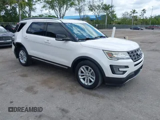 2017 Ford Explorer XLT with VIN 1FM5K7D89HGE21643, listed as a IAAI auction lot 42080182 with 125,437 mi miles and . Bid and sale history available at carsss.com. Image 1.