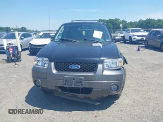 2005 Ford Escape XLT with VIN 1FMCU93115KE48930, listed as a IAAI auction lot 42592931 with 180,260 mi miles and . Bid and sale history available at DreamBid. Image 11.