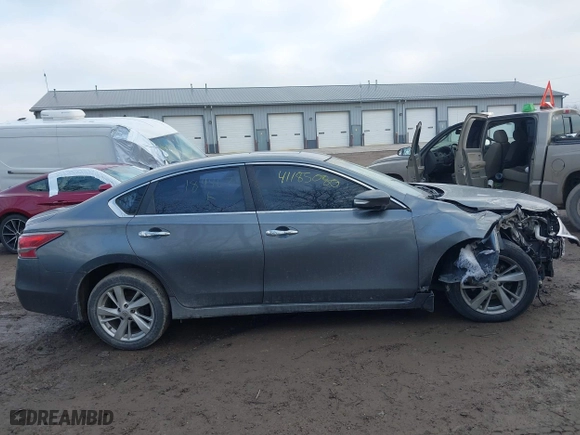 2015 Nissan Altima 2.5 S with VIN 1N4AL3AP4FC184462, listed as a IAAI auction lot 41185080 with 127,660 mi miles. Bid and sale history available at carsss.com. Image 13.