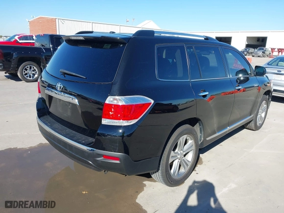 2013 Toyota Highlander Limited with VIN 5TDYK3EHXDS136734, listed as a IAAI auction lot 40932374 with 51,025 mi miles. Bid and sale history available at carsss.com. Image 4.