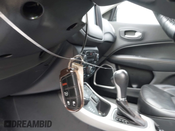 2018 Jeep Compass Latitude с VIN 3C4NJDBB4JT453583, выставлен на аукционе IAAI как лот 42501931 с пробегом 57 094 миль миль и . История ставок и продаж доступна на DreamBid. Изображение 11.