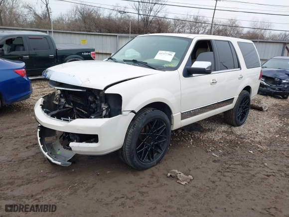 2007 Lincoln Navigator with VIN 5LMFU28567LJ13270, listed as a IAAI auction lot 41537706 with 206,707 mi miles. Bid and sale history available at carsss.com. Image 2.