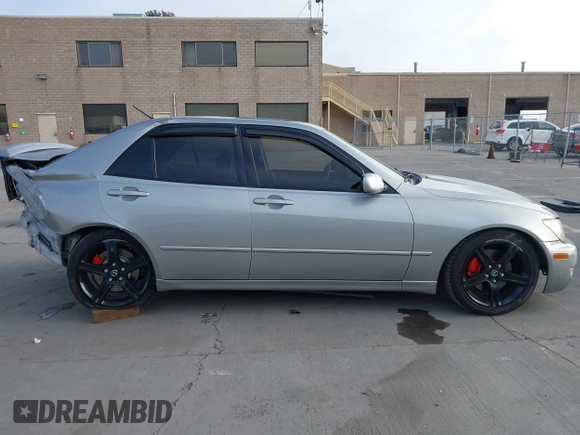 2001 Lexus IS 300 with VIN JTHBD182610018639, listed as a IAAI auction lot 41355976 with 116,575 mi miles. Bid and sale history available at carsss.com. Image 14.