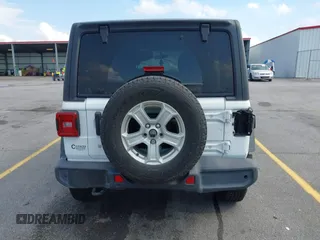 2018 Jeep Wrangler Unlimited Sport с VIN 1C4HJXDG2JW127282, выставлен на аукционе IAAI как лот 42188212 с пробегом 51 902 миль миль и . История ставок и продаж доступна на DreamBid. Изображение 17.