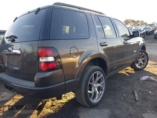 2008 Ford Explorer XLT with VIN 1FMEU63E38UA67079, listed as a IAAI auction lot 41398034 with 239,724 mi miles. Bid and sale history available at carsss.com. Image 4.