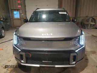 2024 Kia EV9 GT-Line with VIN KNDAEFS56R6020345, listed as a Copart auction lot 81642334 with 6,985 mi miles and Salvage Title. Bid and sale history available at carsss.com. Image 5.