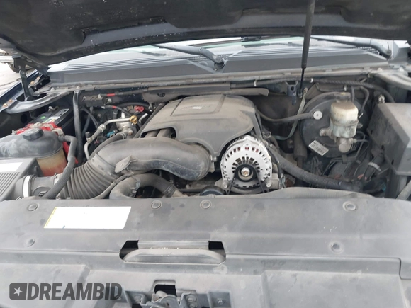 2007 Chevrolet Suburban LT with VIN 1GNFC16067R276582, listed as a IAAI auction lot 41494768 with 300,791 mi miles and . Bid and sale history available at DreamBid. Image 10.