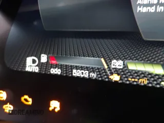 2022 Ferrari SF90 z VIN ZFF96NMA5N0283932, wystawiony jako IAAI lot #41702380 z przebiegiem 5 203 mil mil oraz . Historia ofert i sprzedaży dostępna na DreamBid. Obrazek 7.