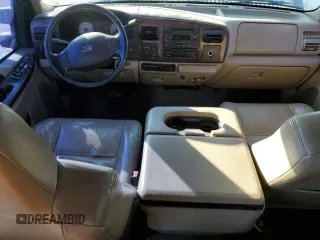 2005 Ford F-350 XL z VIN 1FTWW31P55EA45693, wystawiony jako Copart lot #66947005 z przebiegiem 193 308 mil mil oraz Czysty tytuł • Clean title. Historia ofert i sprzedaży dostępna na DreamBid. Obrazek 8.