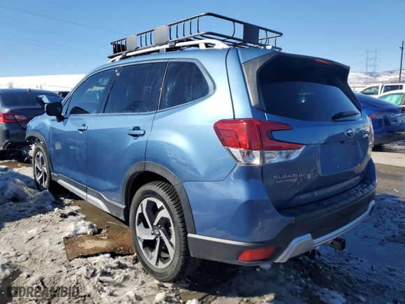2022 Subaru Forester Touring with VIN JF2SKARC0NH490732, listed as a Copart auction lot 46145545 with 32,792 mi miles and Salvage Title. Bid and sale history available at carsss.com. Image 2.
