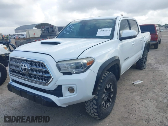 2018 Toyota Tacoma SR with VIN 3TMCZ5AN6JM138747, listed as a IAAI auction lot 42684725 with 144,725 mi miles and . Bid and sale history available at DreamBid. Image 6.