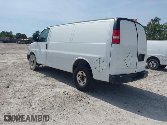 2012 GMC Savana Cargo z VIN 1GTW7FCA5C1190843, wystawiony jako IAAI lot #42161814 z przebiegiem 309 444 mil mil oraz . Historia ofert i sprzedaży dostępna na DreamBid. Obrazek 3.