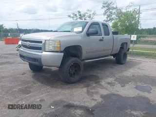 2008 Chevrolet Silverado 1500 1LT with VIN 2GCEC19C781149327, listed as a IAAI auction lot 42126913 with 194,629 mi miles and . Bid and sale history available at DreamBid. Image 2.