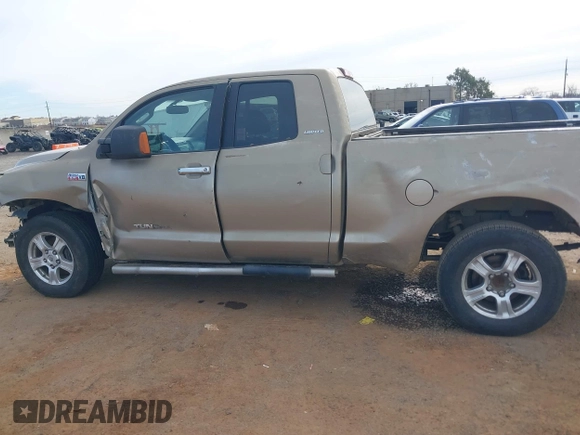 2007 Toyota Tundra Limited z VIN 5TBRV58197S452452, wystawiony jako IAAI lot #41554699 z przebiegiem 240 695 mil mil oraz . Historia ofert i sprzedaży dostępna na DreamBid. Obrazek 14.