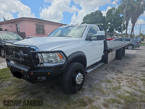 2018 Ram 5500 Tradesman with VIN 3C7WRNDL0JG382953, listed as a Copart auction lot 61581835 with 163,711 mi miles and Salvage title. Bid and sale history available at DreamBid. Image 2.