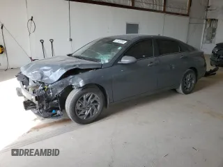 2024 Hyundai Elantra SEL z VIN KMHLM4DG4RU818817, wystawiony jako Copart lot #51142255 z przebiegiem 10 725 mil mil oraz Szkoda całkowita • Salvage title. Historia ofert i sprzedaży dostępna na DreamBid. Obrazek 1.