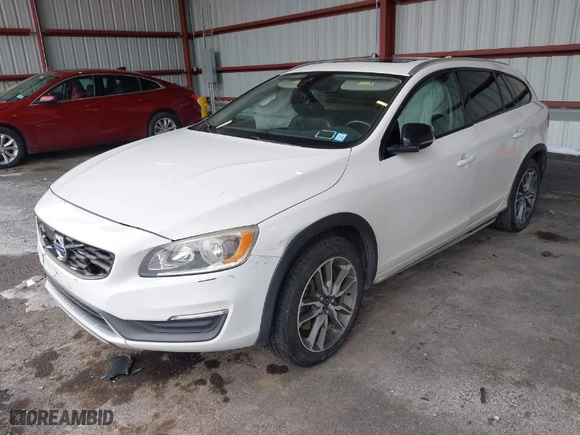 2016 Volvo V60 Cross Country T5 with VIN YV4612HK6G1003110, listed as a IAAI auction lot 41682878 with NaN miles. Bid and sale history available at carsss.com. Image 2.