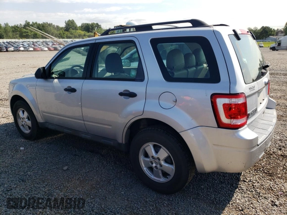 2011 Ford Escape XLS z VIN 1FMCU0C77BKB10475, wystawiony jako Copart lot #65480065 z przebiegiem 90 760 mil mil oraz Czysty tytuł • Clean title. Historia ofert i sprzedaży dostępna na DreamBid. Obrazek 2.