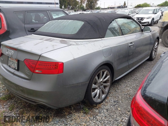 2015 Audi A5 Premium Plus z VIN WAUMFAFH6FN006946, wystawiony jako IAAI lot #42188356 z przebiegiem 147 402 mil mil oraz . Historia ofert i sprzedaży dostępna na DreamBid. Obrazek 4.