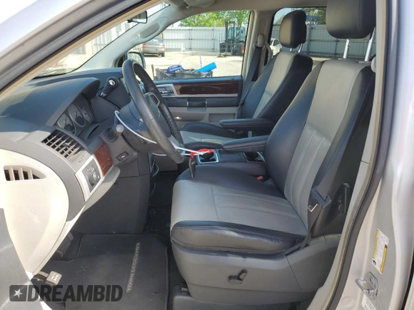2010 Chrysler Town & Country Touring Plus with VIN 2A4RR8D18AR394752, listed as a Copart auction lot 52367295 with 157,320 mi miles and Salvage Title. Bid and sale history available at DreamBid. Image 7.