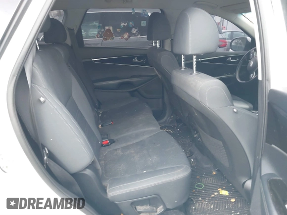 2019 Kia Sorento LX with VIN 5XYPG4A30KG524272, listed as a IAAI auction lot 41786623 with 124,942 mi miles and . Bid and sale history available at carsss.com. Image 8.