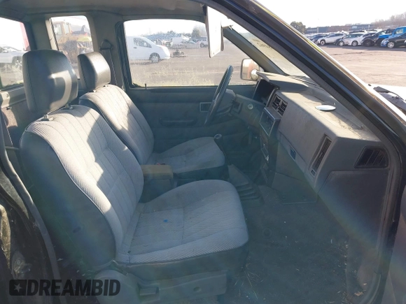 1993 Nissan Frontier z VIN 1N6SD16S9PC432779, wystawiony jako IAAI lot #41384962 z przebiegiem 189 422 mil mil oraz . Historia ofert i sprzedaży dostępna na DreamBid. Obrazek 5.