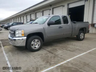 2013 Chevrolet Silverado 1500 LT with VIN 1GCRCSE03DZ274653, listed as a Copart auction lot 50017905 with 105,728 mi miles and Salvage Title. Bid and sale history available at carsss.com. Image 1.