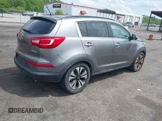 2013 Kia Sportage SX with VIN KNDPCCA62D7506937, listed as a IAAI auction lot 41967245 with 110,151 mi miles and . Bid and sale history available at carsss.com. Image 4.